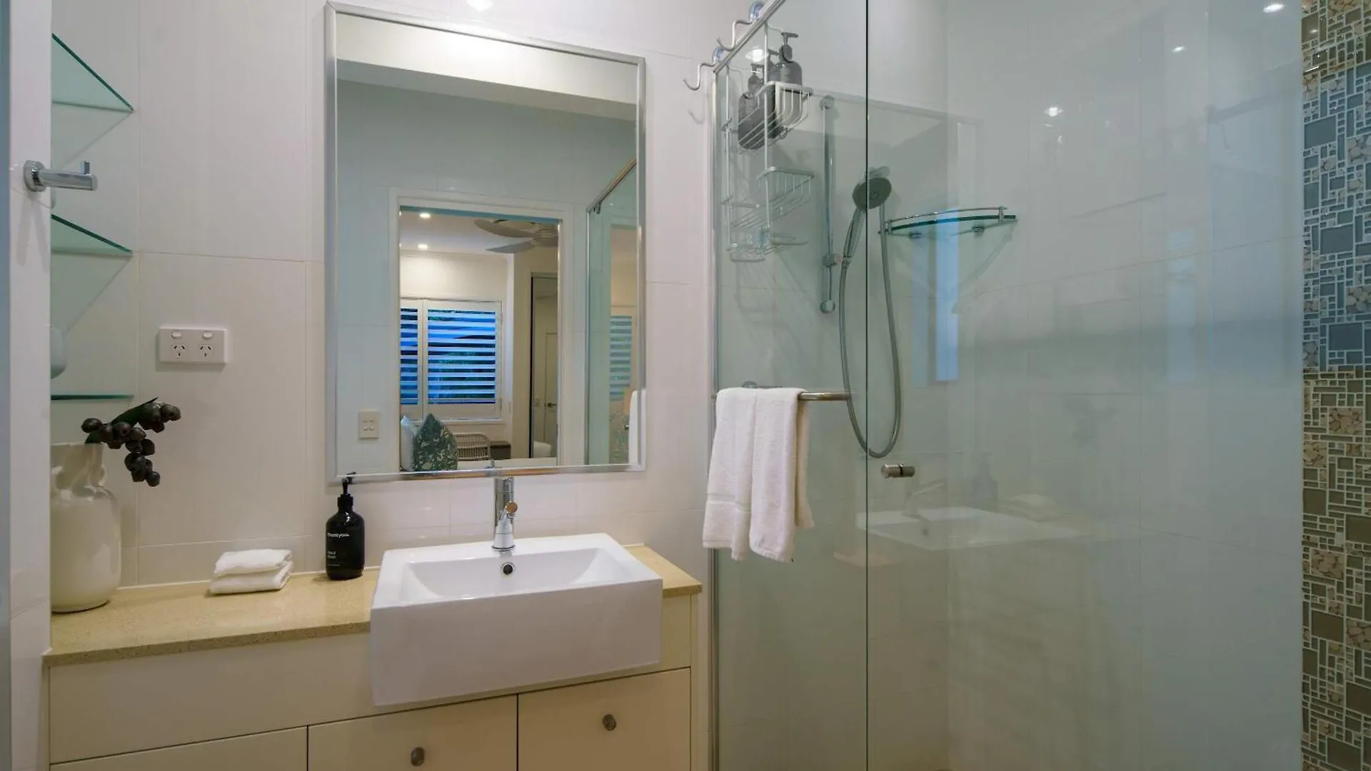 Kings Coastal Haven Villa Caloundra